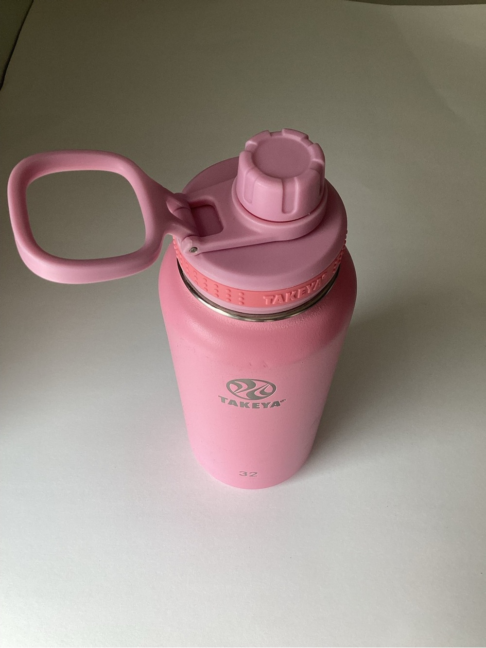 Takeya 32 oz Pink Insulated Water Bottle with Carry Handle
